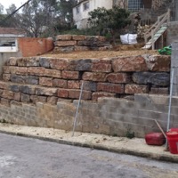 Muro de rocalla en Canyellas