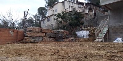 Muro de rocalla en Canyellas